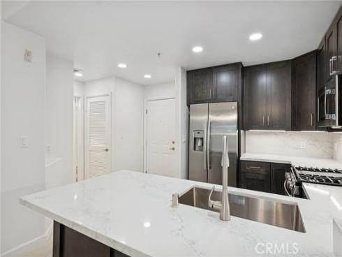 2202 Watermarke , Irvine, CA