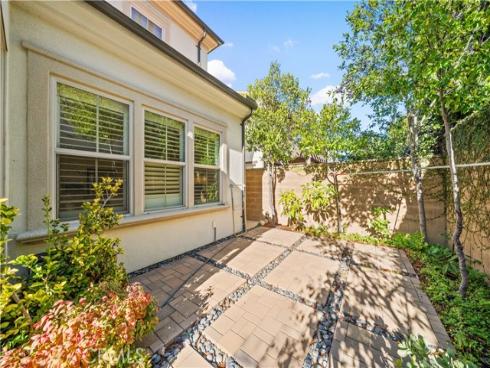 16 Sedgewick , Irvine, CA