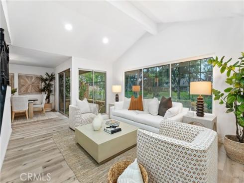 16 E Yale Loop #28 , Irvine, CA