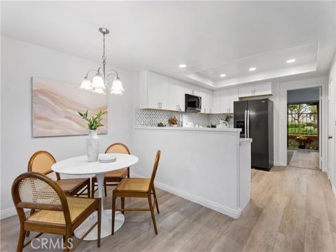 16 E Yale Loop #28 , Irvine, CA