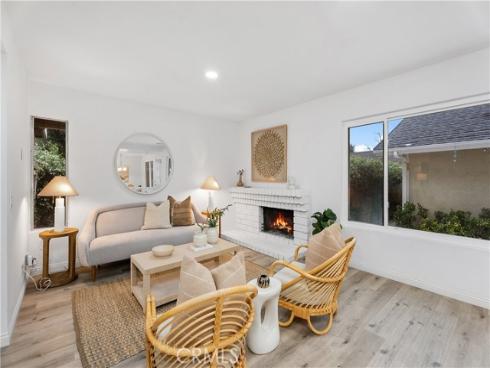 16 E Yale Loop #28 , Irvine, CA