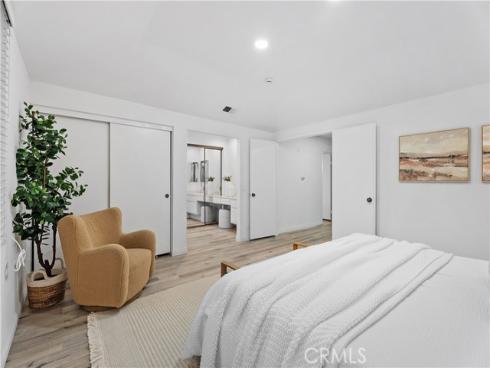 16 E Yale Loop #28 , Irvine, CA