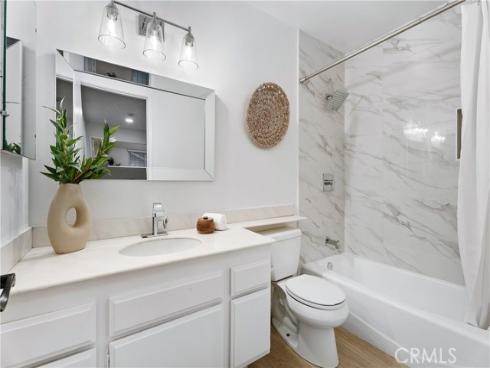 16 E Yale Loop #28 , Irvine, CA