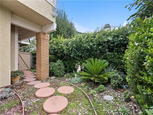 16 E Yale Loop #28 , Irvine, CA