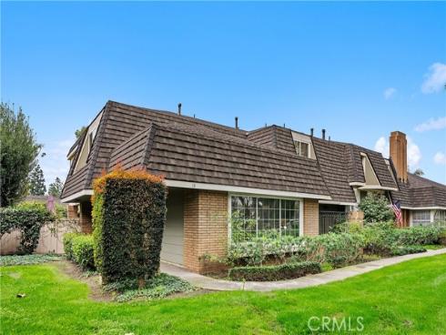 16 E Yale Loop #28 , Irvine, CA