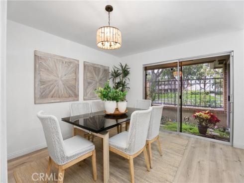 16 E Yale Loop #28 , Irvine, CA