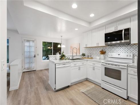 16 E Yale Loop #28 , Irvine, CA