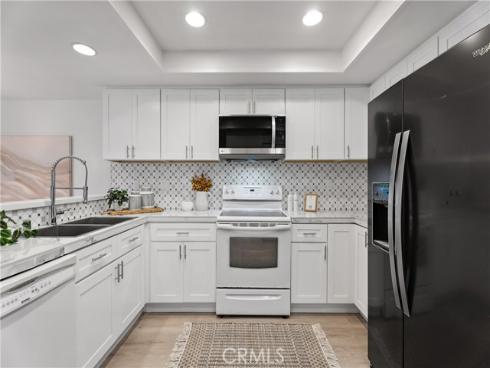 16 E Yale Loop #28 , Irvine, CA