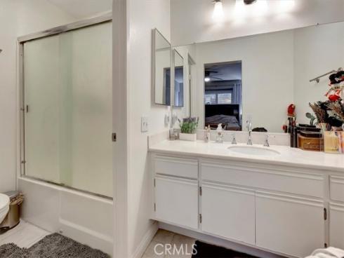 19 Briarglen , Irvine, CA