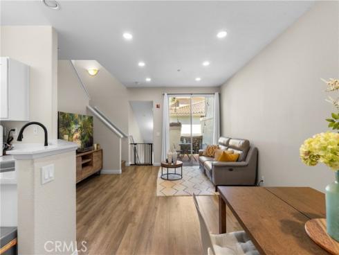 311 Falcon Creek , Irvine, CA