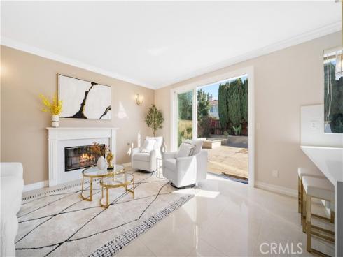 21 National Place , Irvine, CA