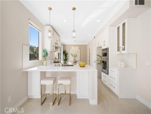 21 National Place , Irvine, CA