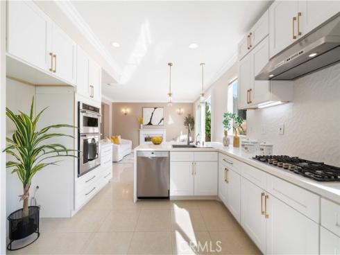 21 National Place , Irvine, CA