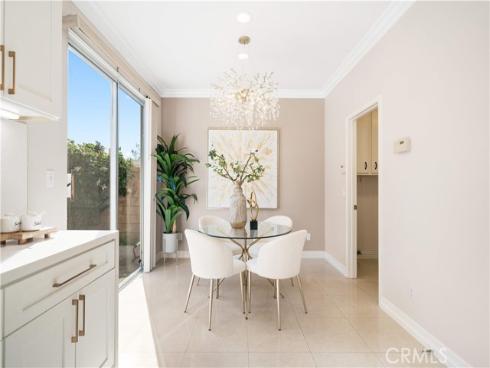 21 National Place , Irvine, CA