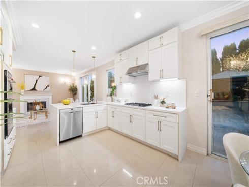 21 National Place , Irvine, CA