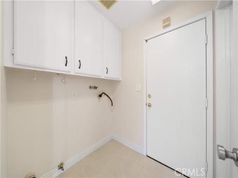 21 National Place , Irvine, CA