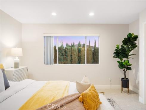 21 National Place , Irvine, CA