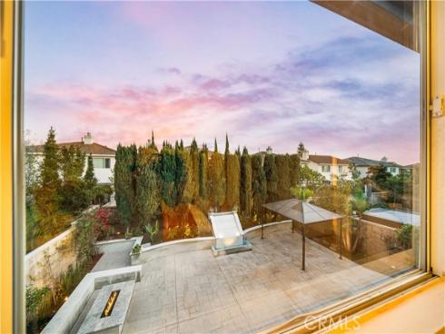 21 National Place , Irvine, CA