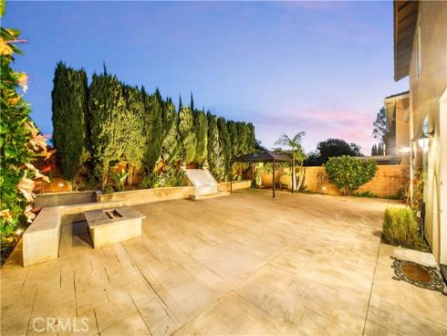 21 National Place , Irvine, CA