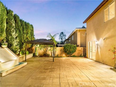 21 National Place , Irvine, CA