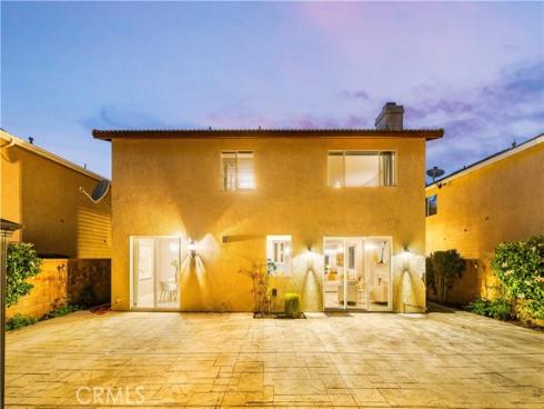 21 National Place , Irvine, CA