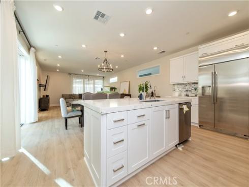 200 Zawn , Irvine, CA