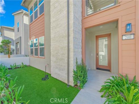 200 Zawn , Irvine, CA