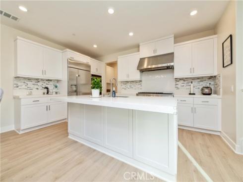 200 Zawn , Irvine, CA