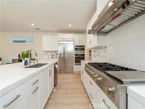 200 Zawn , Irvine, CA