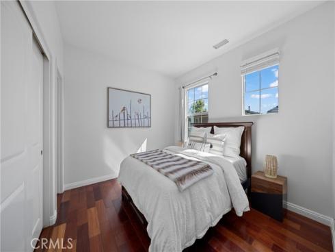 26 Twin Gables , Irvine, CA