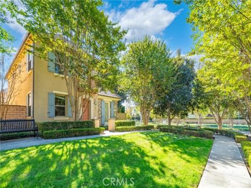 26 Twin Gables , Irvine, CA