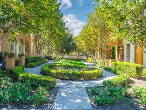 26 Twin Gables , Irvine, CA