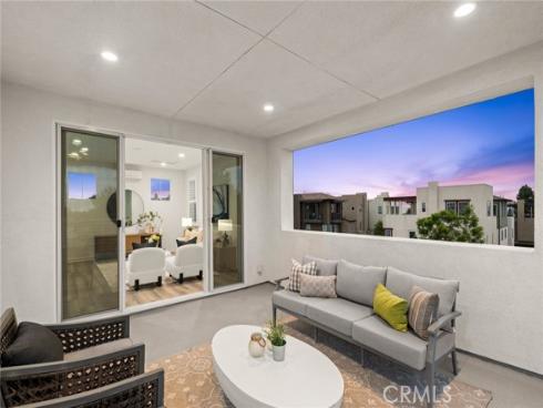 118 Modjeska , Irvine, CA