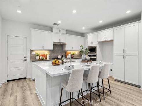 118 Modjeska , Irvine, CA