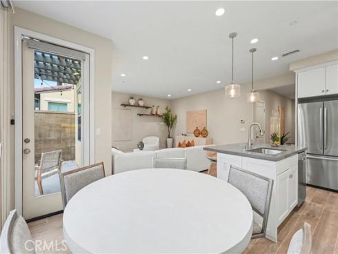 127 Annuals , Irvine, CA