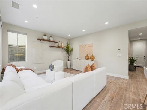 127 Annuals , Irvine, CA