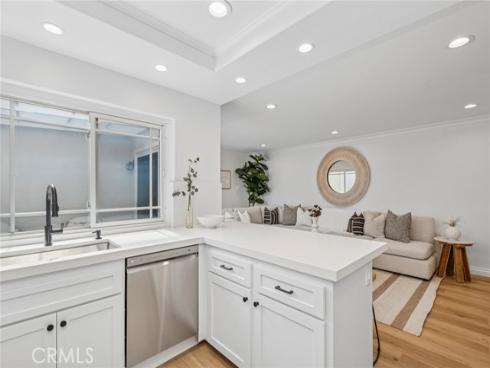 76 Racing Wind , Irvine, CA