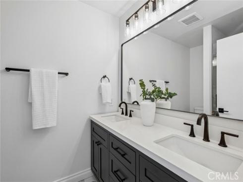 76 Racing Wind , Irvine, CA