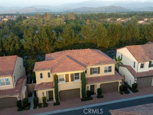 120 Gemstone , Irvine, CA