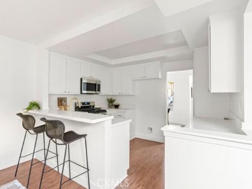 112 Oxford 42 , Irvine, CA