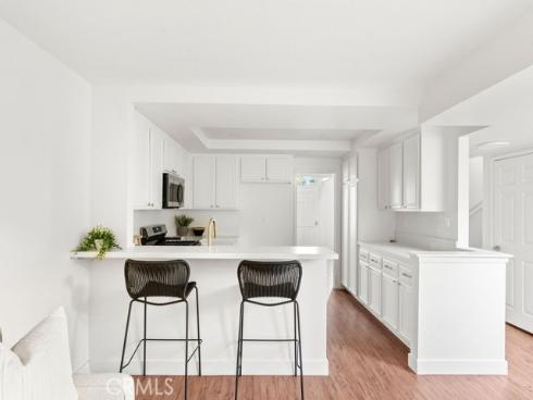 112 Oxford 42 , Irvine, CA