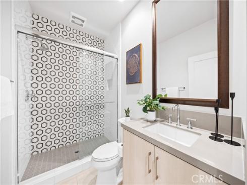 111 Winnett , Irvine, CA