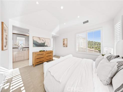 111 Winnett , Irvine, CA