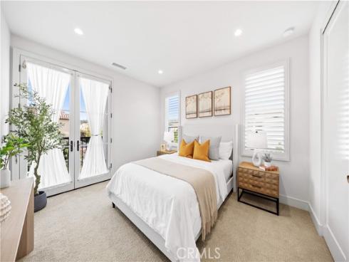 111 Winnett , Irvine, CA