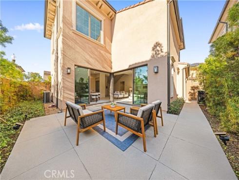 111 Winnett , Irvine, CA