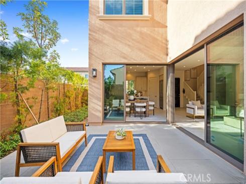 111 Winnett , Irvine, CA