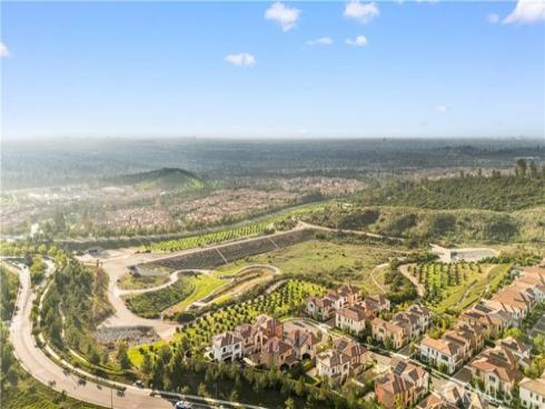 111 Winnett , Irvine, CA