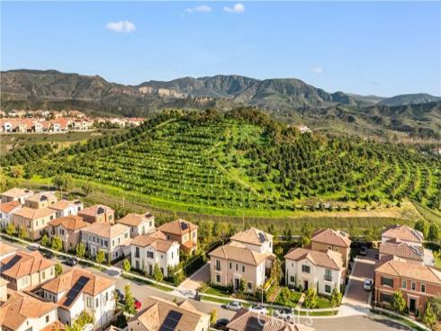 111 Winnett , Irvine, CA