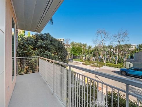 87 Lennox , Irvine, CA