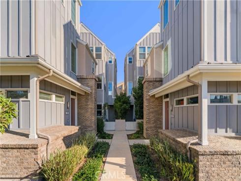 779 Benchmark , Irvine, CA